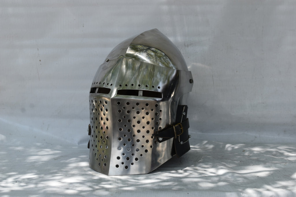 HBC Griffin helmet view A