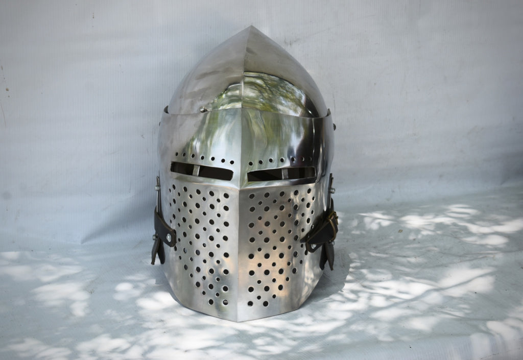 HBC Griffin helmet view C